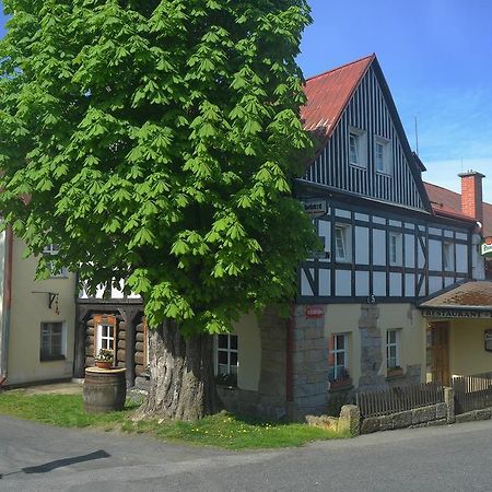 Hotel U Zeleneho Stromu - Zum Gruenen Baum Hřensko Rum bild