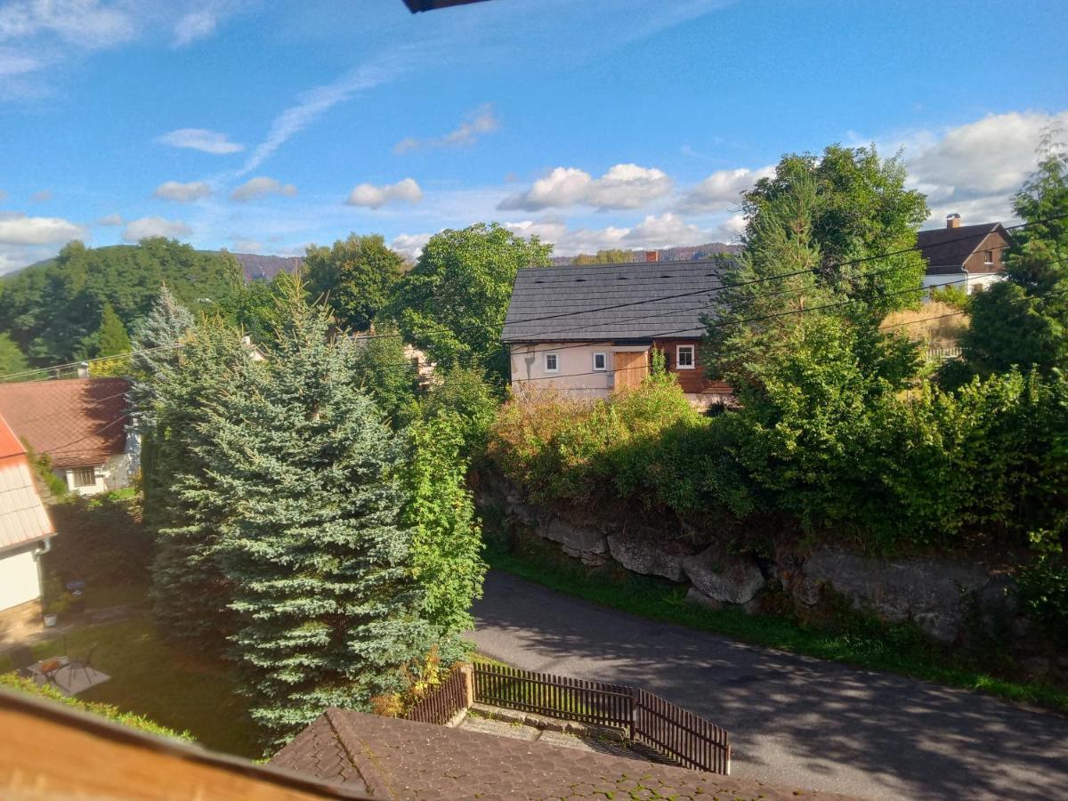 Hotel U Zeleneho Stromu - Zum Gruenen Baum Hřensko Exteriör bild